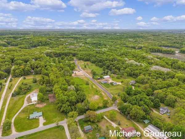 $87,500 | 1 Leaf Lane, Freeport, MI 49325