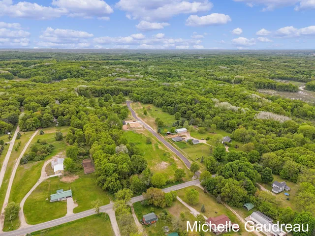 $94,900 | 1 Leaf Lane, Freeport, MI 49325