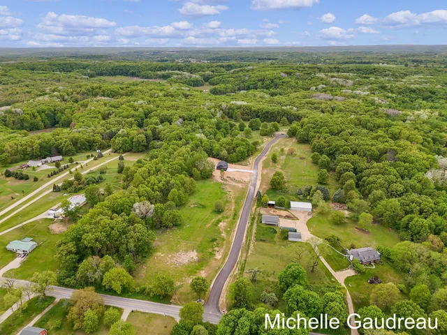 $94,900 | 1 Leaf Lane, Freeport, MI 49325