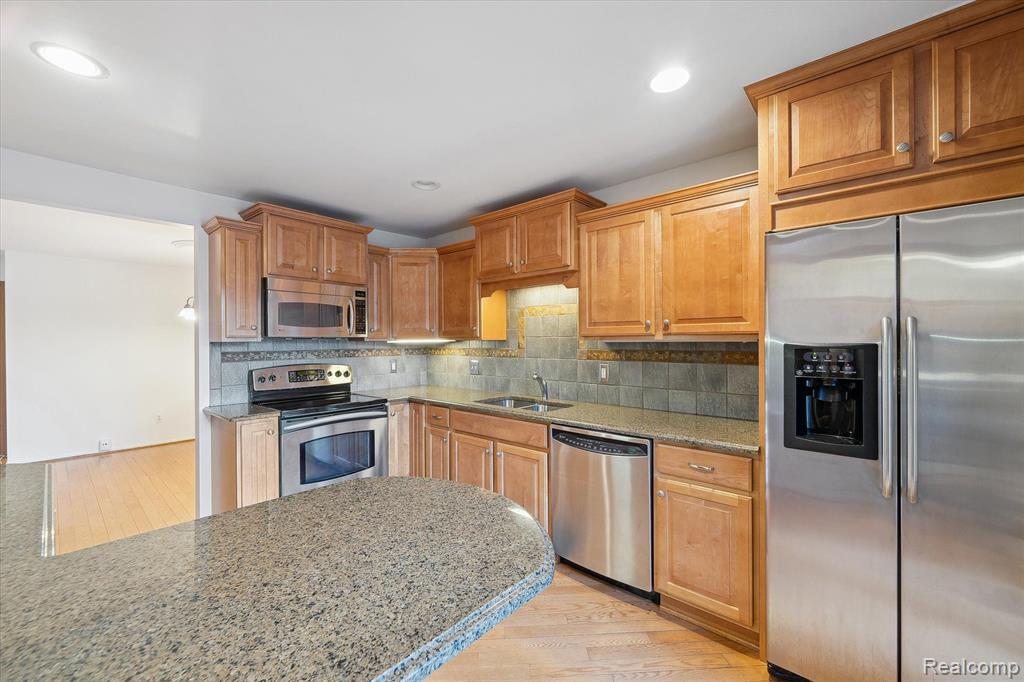 29691 Sierra Point Circle Farmington Hills, MI 48331 - Photo 16 of 41