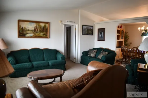 $395,000 | 2252 East 300 North, St. Anthony, ID 83445