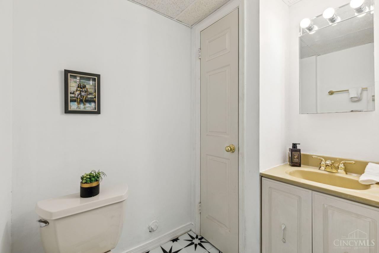 4600 Boomer Road Cincinnati, OH 45247 - Photo 21 of 35