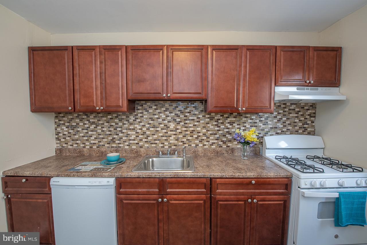 225 Kingston Road Upper Darby, PA 19082 - Photo 18 of 50