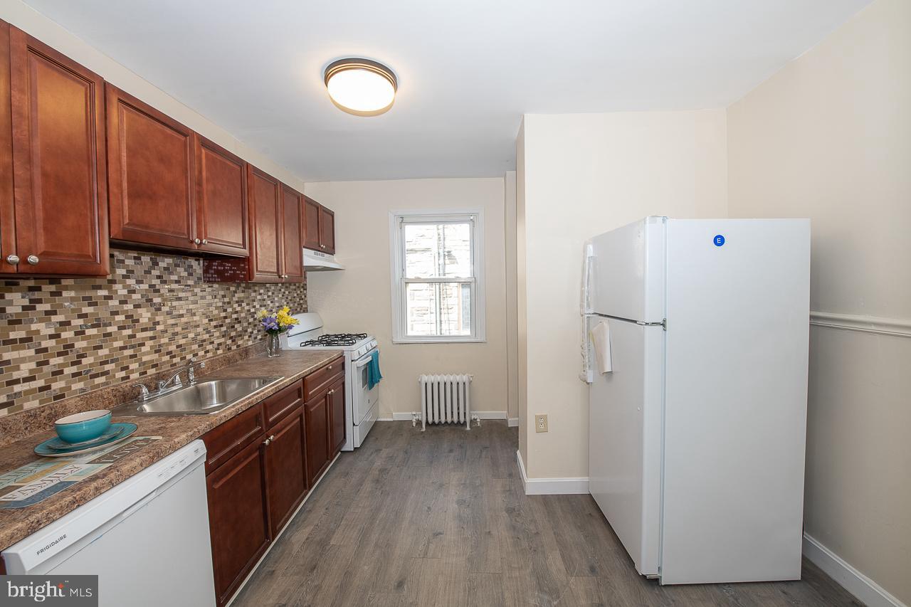 225 Kingston Road Upper Darby, PA 19082 - Photo 3 of 50
