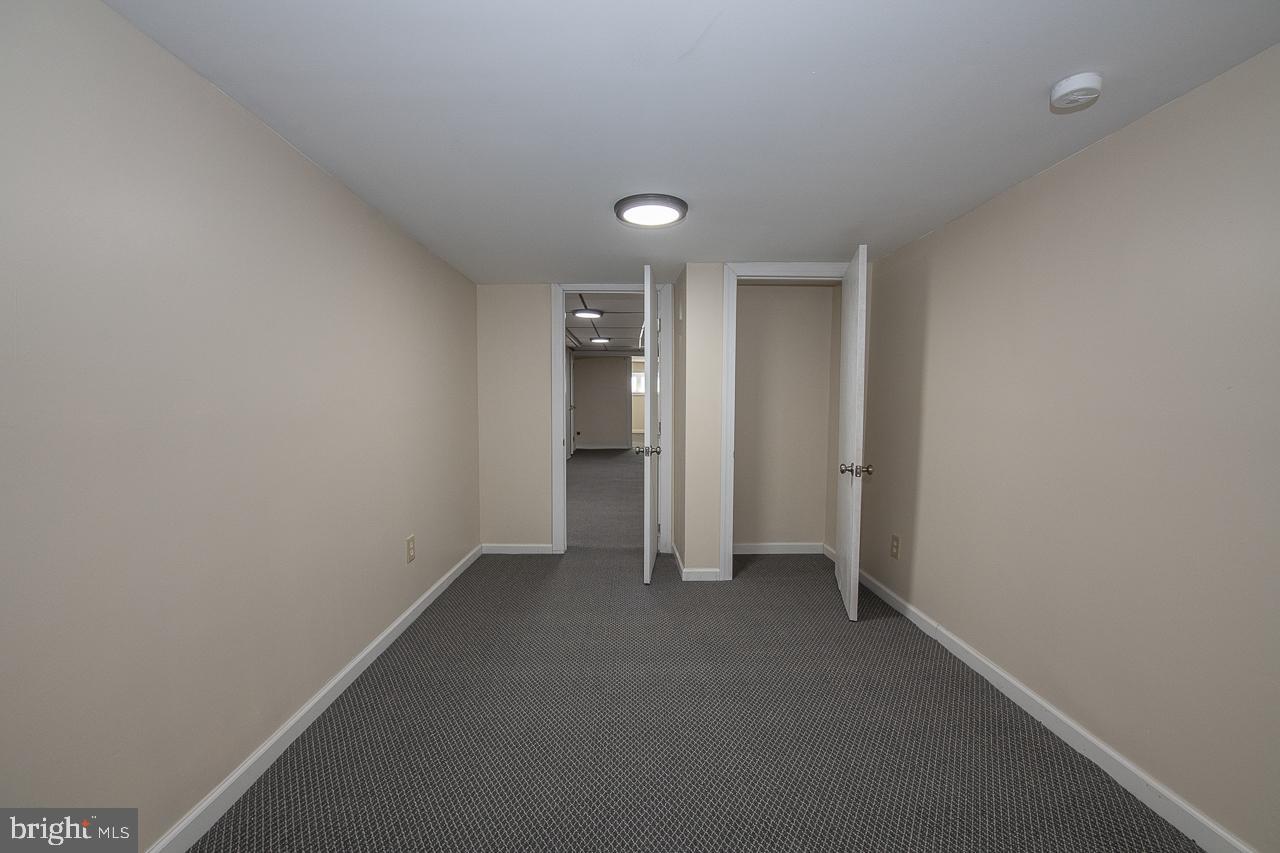 225 Kingston Road Upper Darby, PA 19082 - Photo 35 of 50