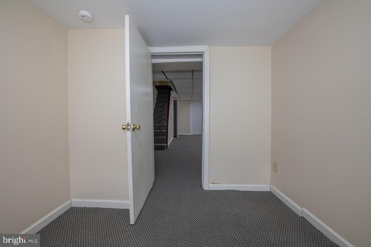 225 Kingston Road Upper Darby, PA 19082 - Photo 38 of 50