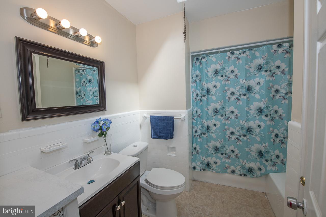 225 Kingston Road Upper Darby, PA 19082 - Photo 5 of 50