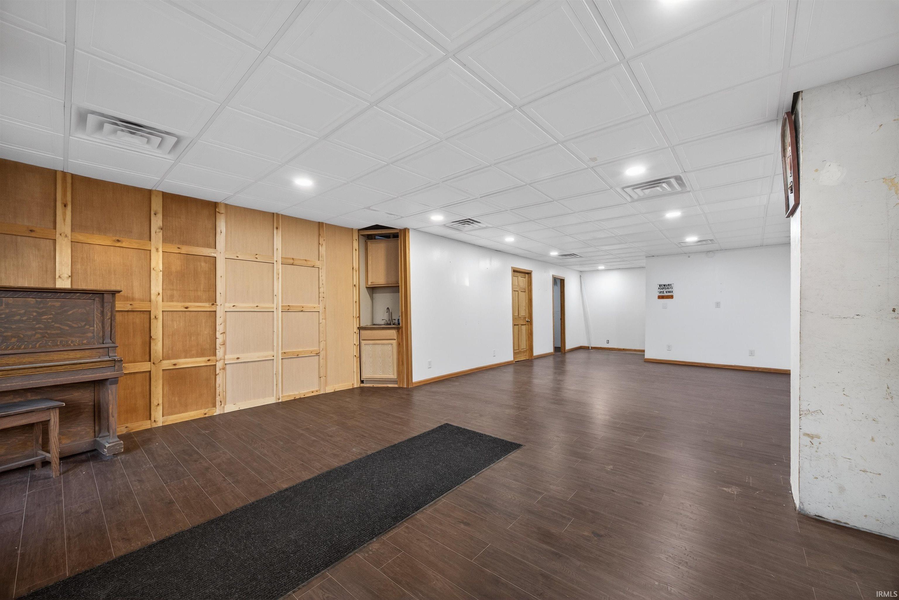 708 15th Street Bedford, IN 47421 - Photo 3 of 36