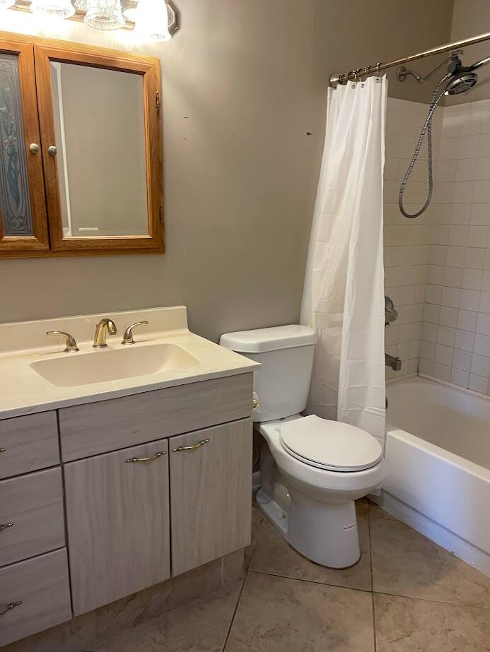 1001 Comanche Street Jupiter, FL 33458 - Photo 25 of 35 Full Bathroom w/open shower curtain