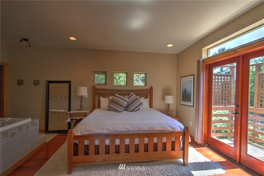 1373 Gulf Road Point Roberts, WA 98281 - Photo 12 of 25 Gallery Image 12