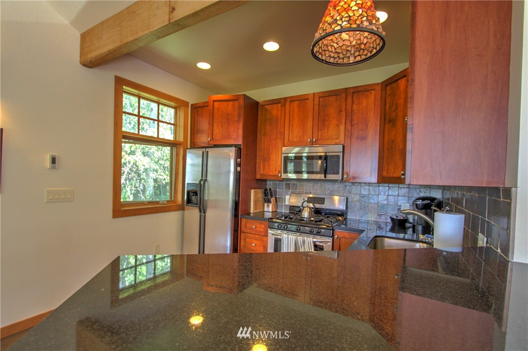 1373 Gulf Road Point Roberts, WA 98281 - Photo 14 of 25 Gallery Image 14