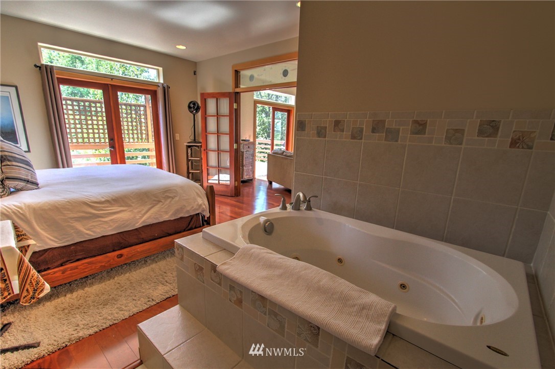 1373 Gulf Road Point Roberts, WA 98281 - Photo 15 of 25 Gallery Image 15