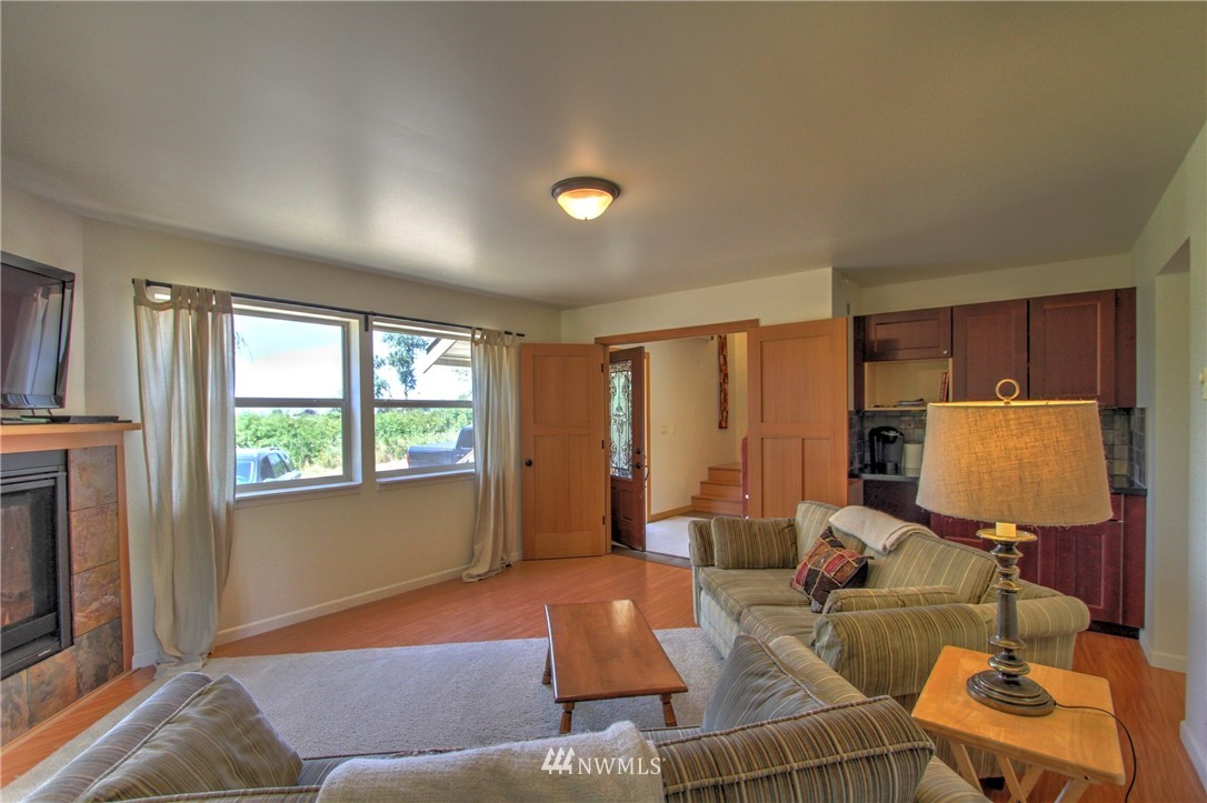 1373 Gulf Road Point Roberts, WA 98281 - Photo 18 of 25 Gallery Image 18