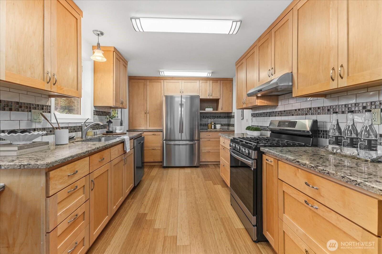 13508 Wigen Road Lynnwood, WA 98087 - Photo 6 of 28