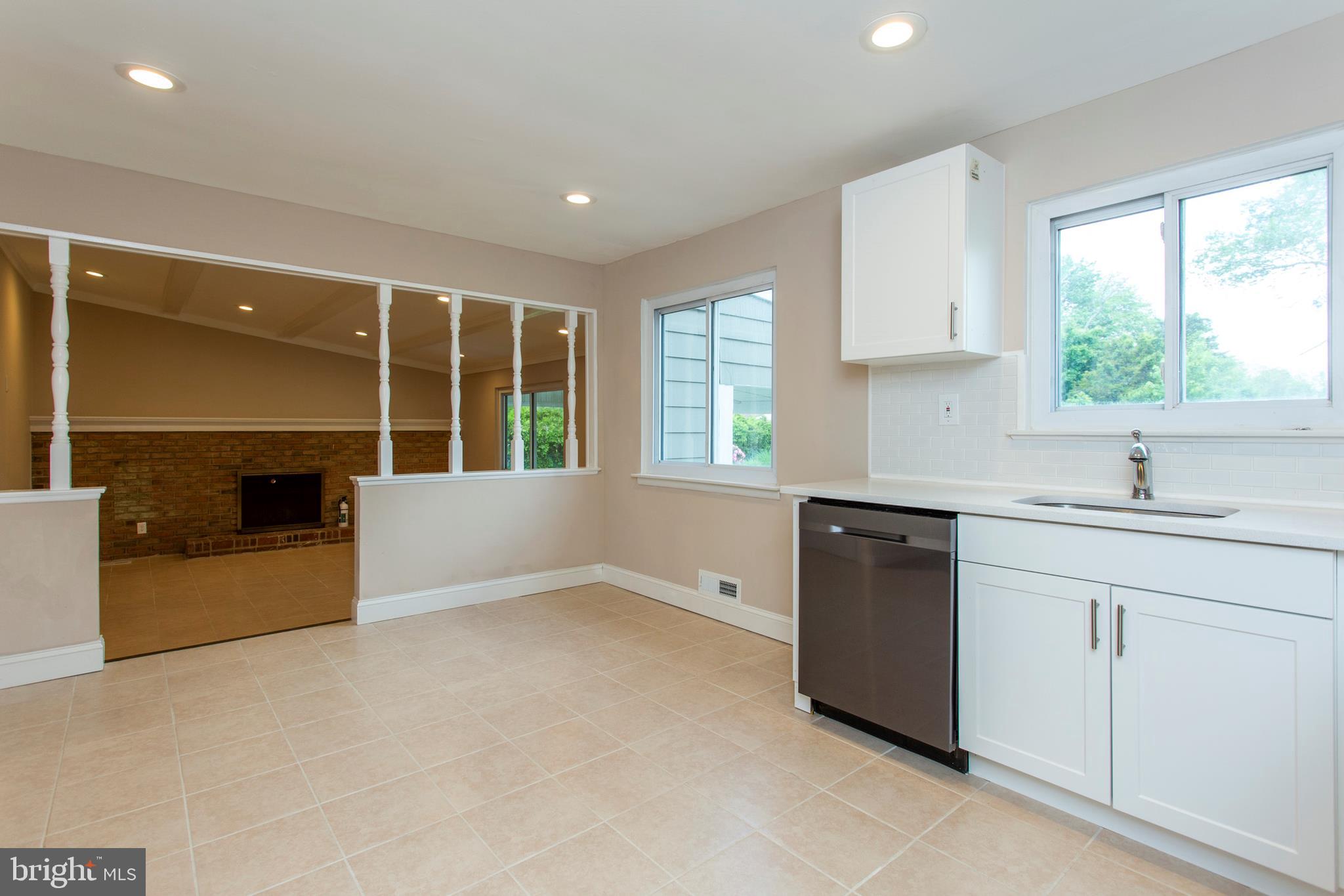28 Candlestick Road Clementon, NJ 08021 - Photo 7 of 25 Eat-In Kitchen