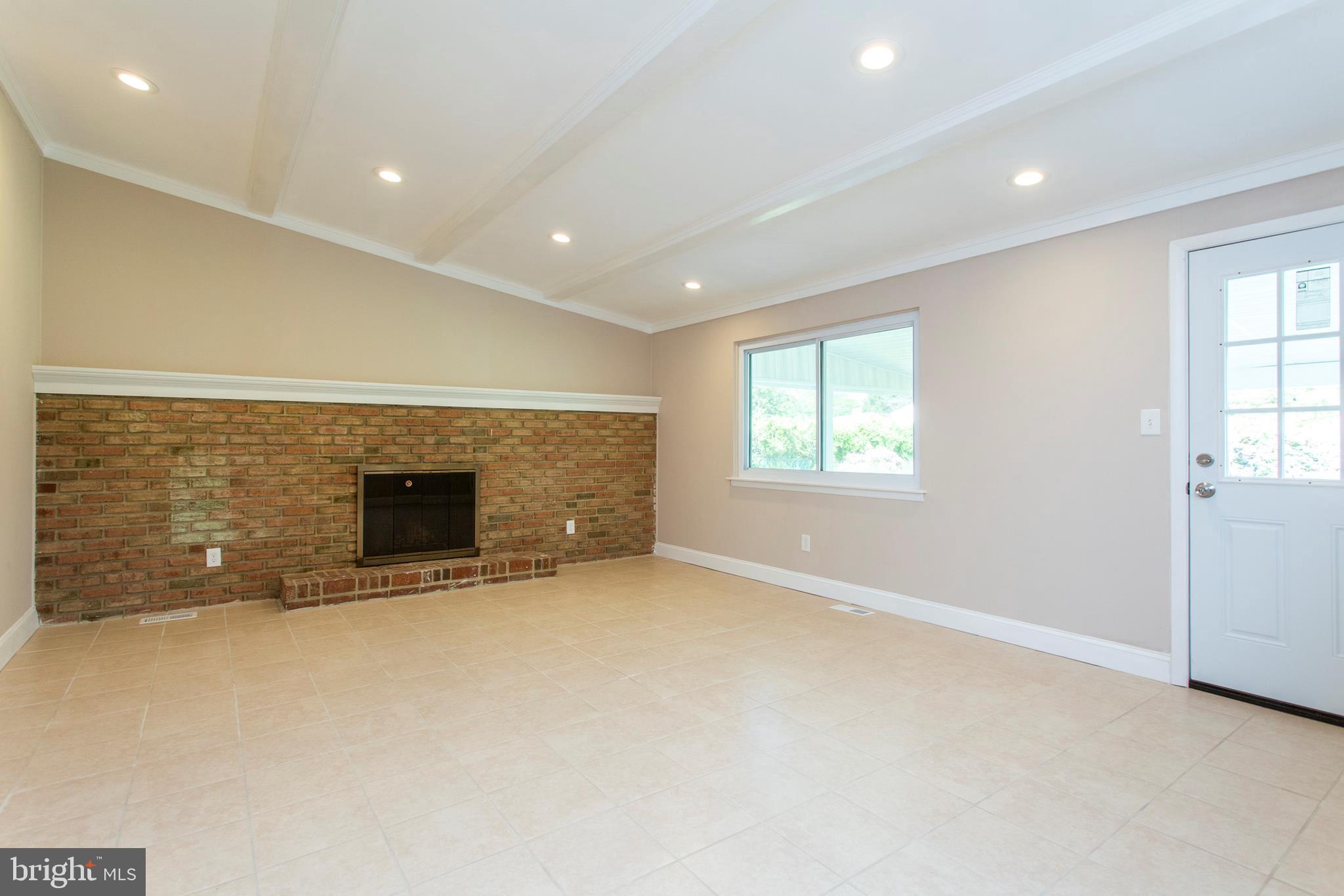 28 Candlestick Road Clementon, NJ 08021 - Photo 10 of 25 Family Room
