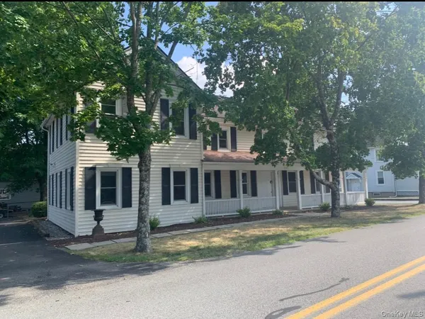 $1,700 | 280 Maple Avenue, Unit 3, Pine Bush, NY 12566
