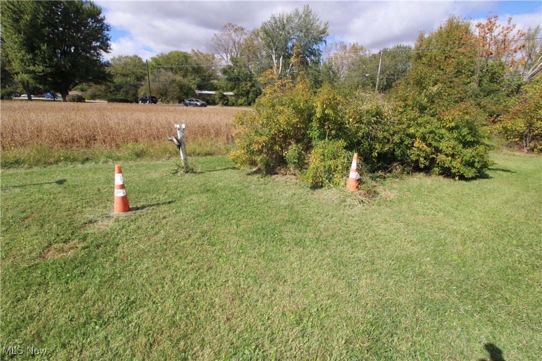 5084 West Fremont Road Port Clinton, OH 43452 - Photo 3 of 19 View of green lawn