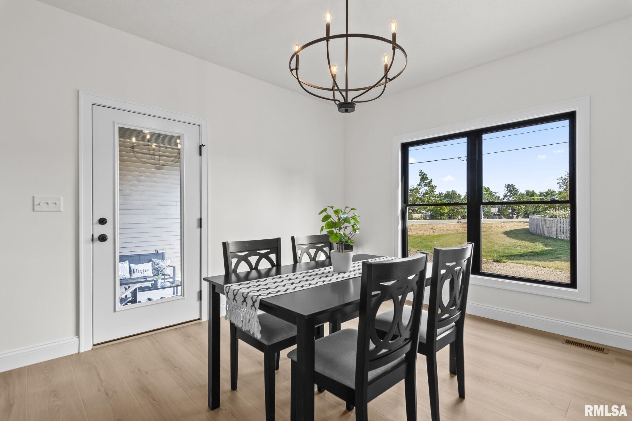 3200 Greenbriar Drive Springfield, IL 62711 - Photo 11 of 39