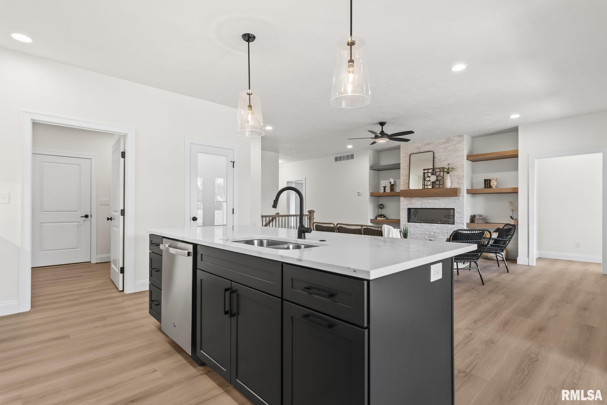 3200 Greenbriar Drive Springfield, IL 62711 - Photo 13 of 39