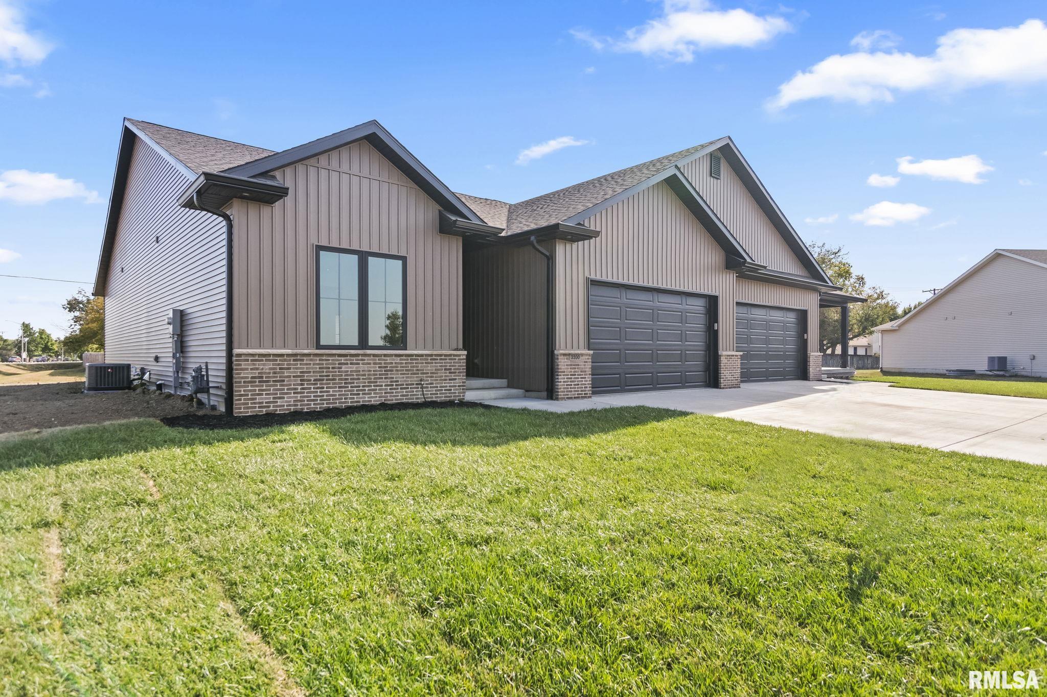 3200 Greenbriar Drive Springfield, IL 62711 - Photo 2 of 39