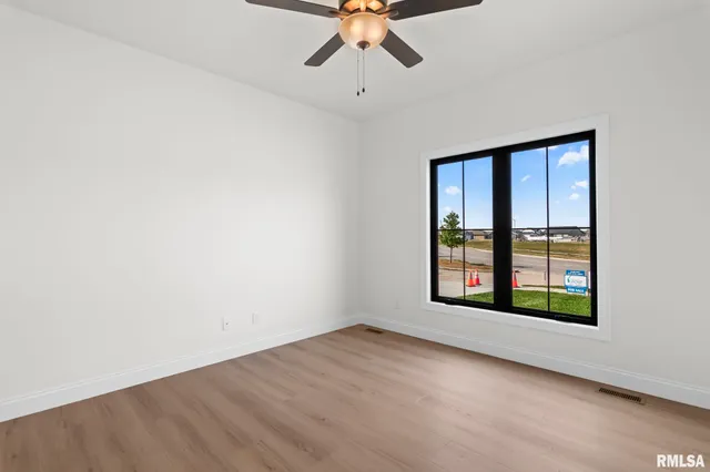 $439,900 | 3200 Greenbriar Drive, Springfield, IL 62711