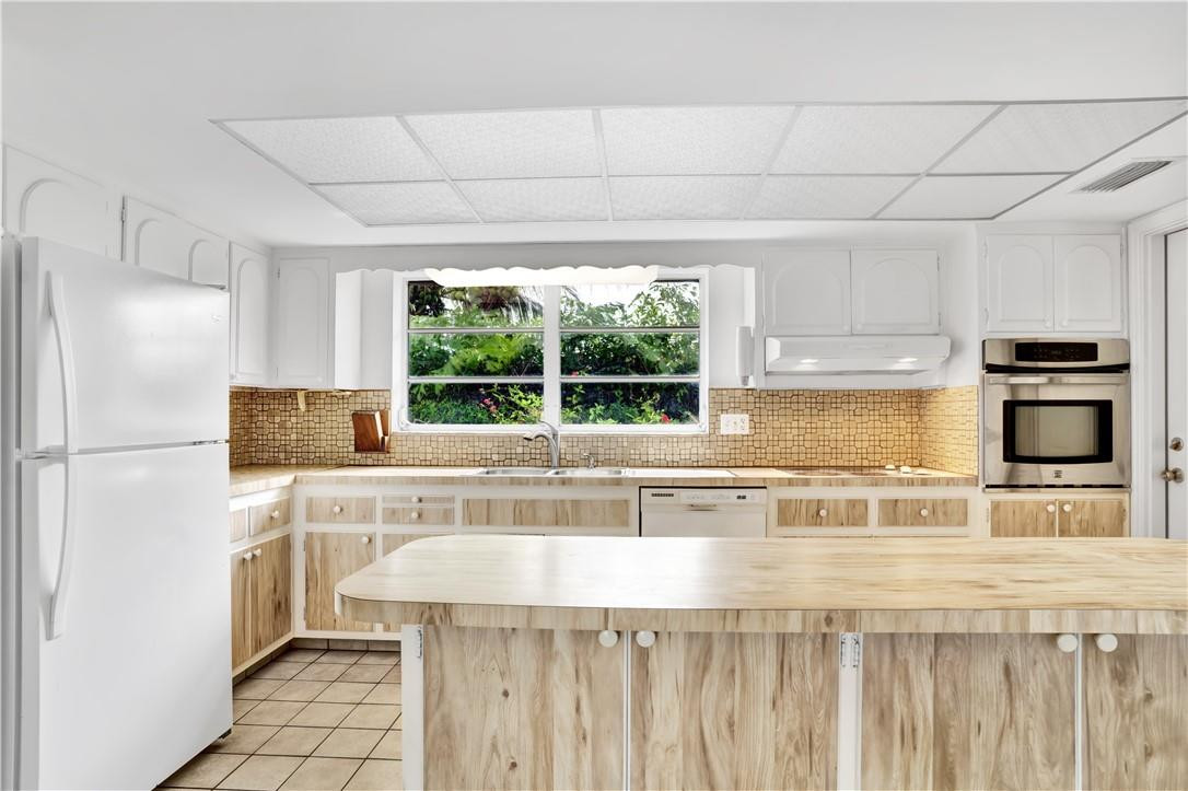 910 Tamarind Way Boca Raton, FL 33486 - Photo 13 of 31 Photo 13