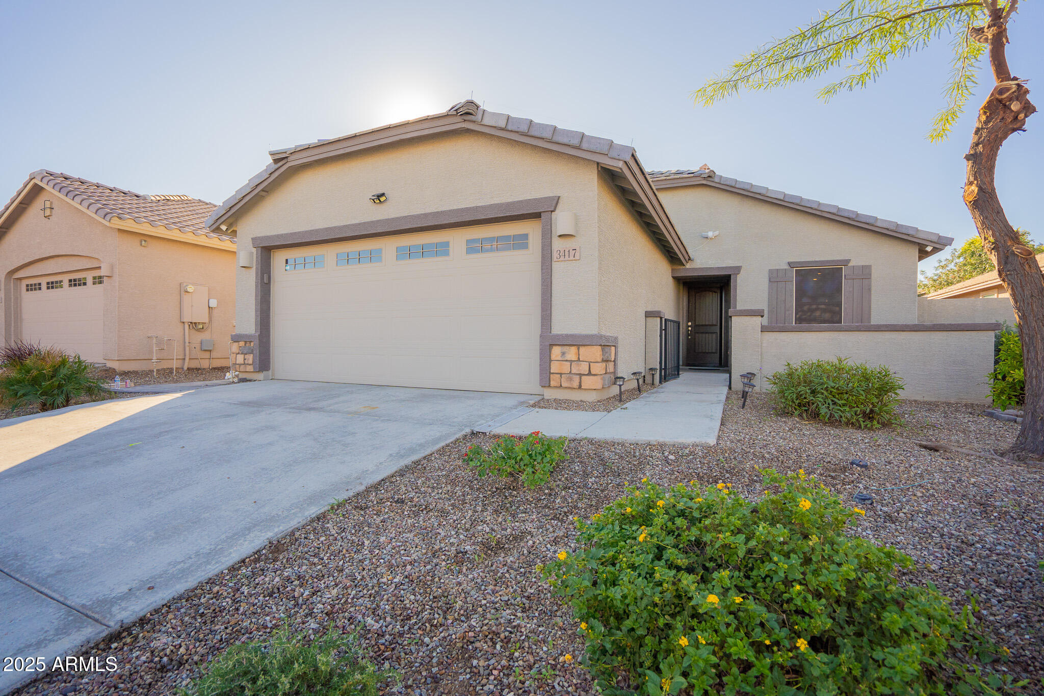 3417 West Alta Vista Road Phoenix, AZ 85041 - Photo 2 of 33 2