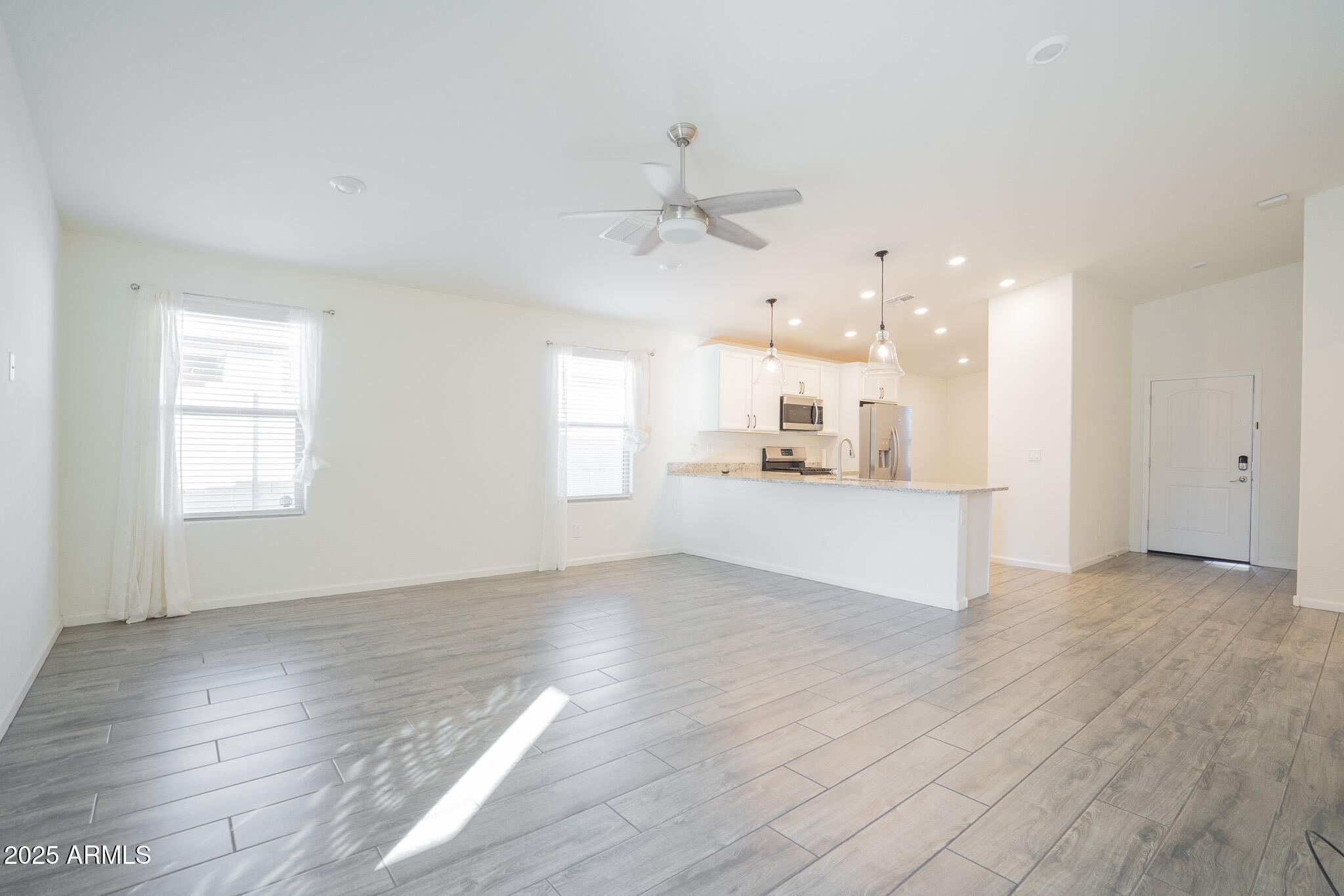 3417 West Alta Vista Road Phoenix, AZ 85041 - Photo 8 of 33 DSC05690