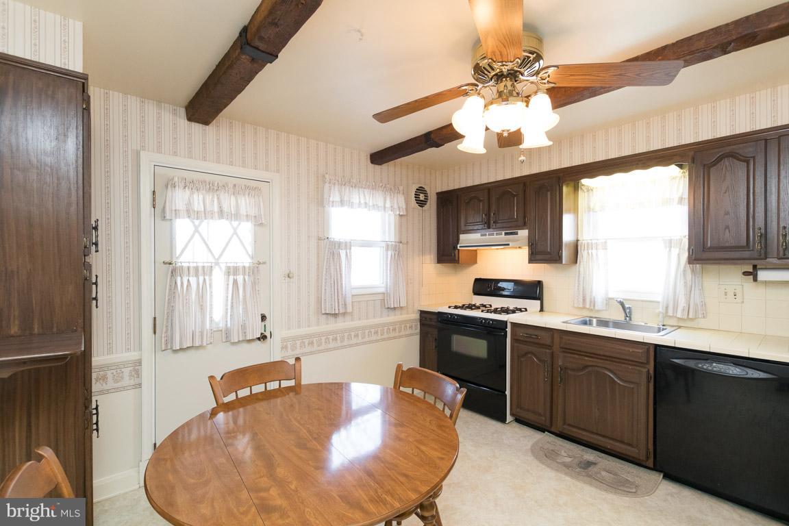 8114 Hillendale Road Baltimore, MD 21234 - Photo 14 of 25 Kitchen