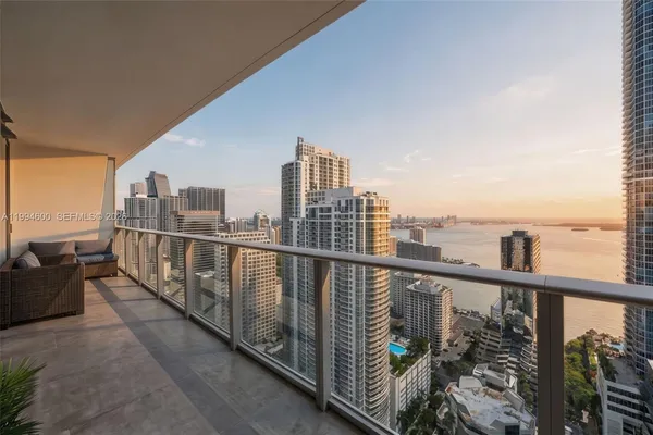 $7,500 | 1010 Brickell Avenue, Unit 4203, Miami, FL 33131