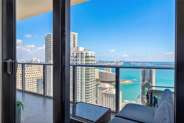 $7,500 | 1010 Brickell Avenue, Unit 4203, Miami, FL 33131