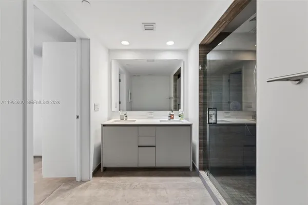 $7,500 | 1010 Brickell Avenue, Unit 4203, Miami, FL 33131