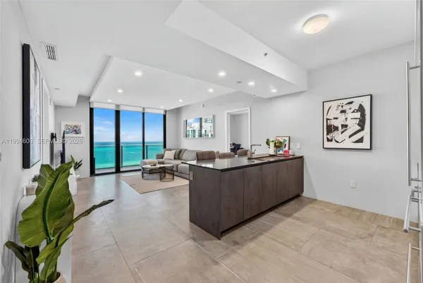 $7,500 | 1010 Brickell Avenue, Unit 4203, Miami, FL 33131