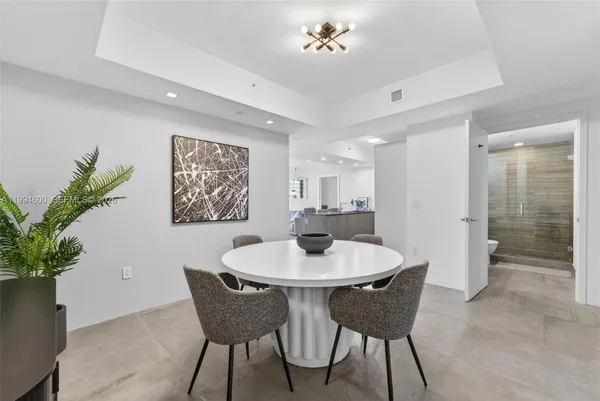 $7,500 | 1010 Brickell Avenue, Unit 4203, Miami, FL 33131