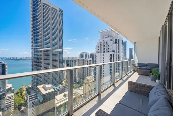 $7,500 | 1010 Brickell Avenue, Unit 4203, Miami, FL 33131