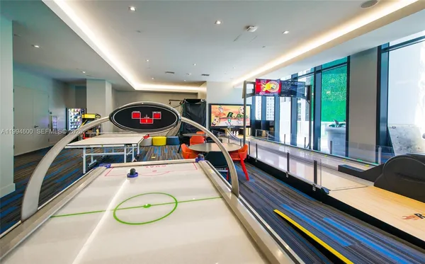 $7,500 | 1010 Brickell Avenue, Unit 4203, Miami, FL 33131