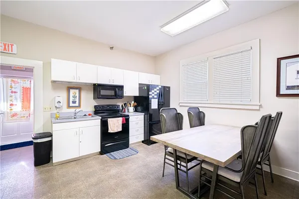 $269,900 | 528 North 8th Street, St. Joseph, MO 64501