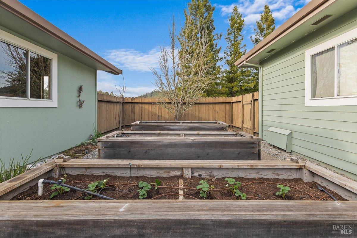 910-920 Lytton Springs Road Healdsburg, CA 95448 - Photo 43 of 59 a view of street along with house