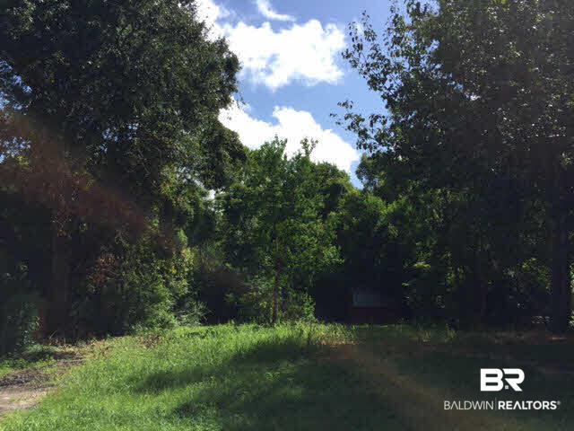 565 Marcus Drive Mobile, AL 36609 - Photo 3 of 10