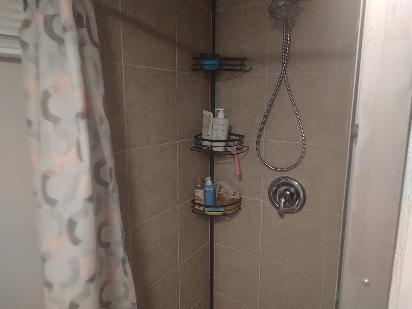 1045 Palace Street Aurora, IL 60506 - Photo 21 of 28 a bathroom with a shower