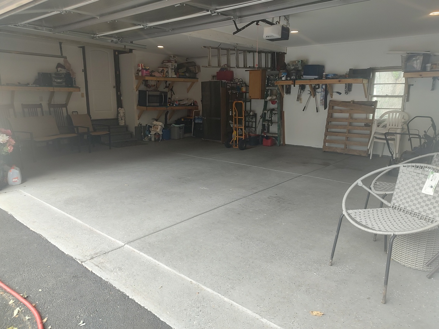 1045 Palace Street Aurora, IL 60506 - Photo 26 of 28 a view of a room with gym equipment