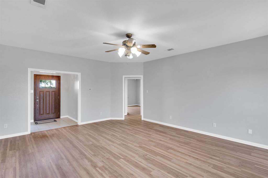 154 Richard Road Waxahachie, TX 75167 - Photo 22 of 38 a view of an empty room with a window