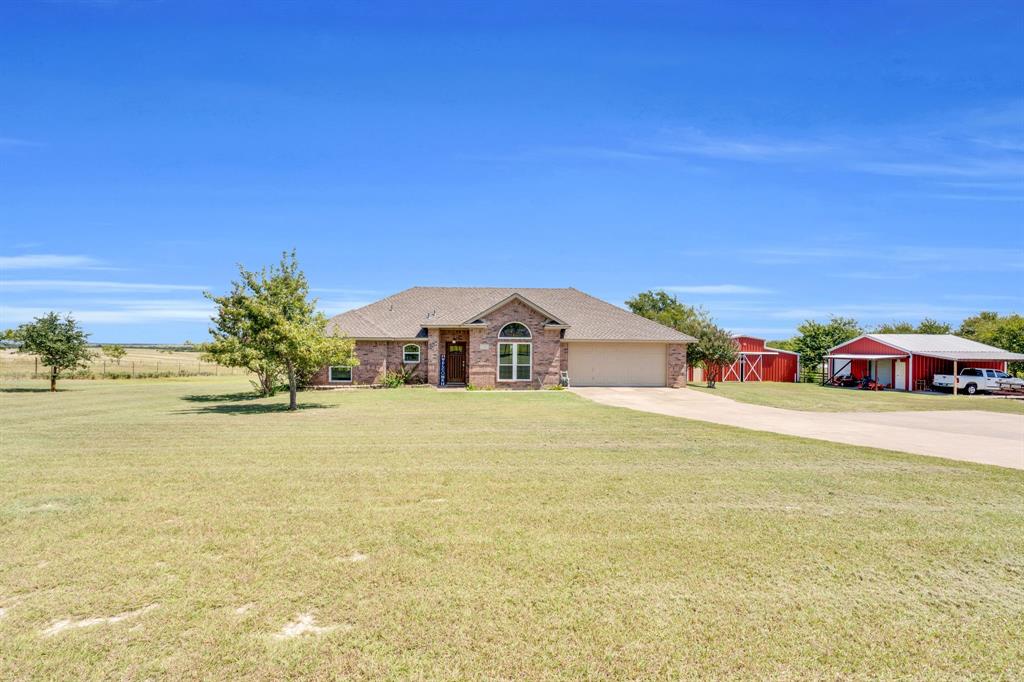 154 Richard Road Waxahachie, TX 75167 - Photo 4 of 38 a front view of house with ocean view