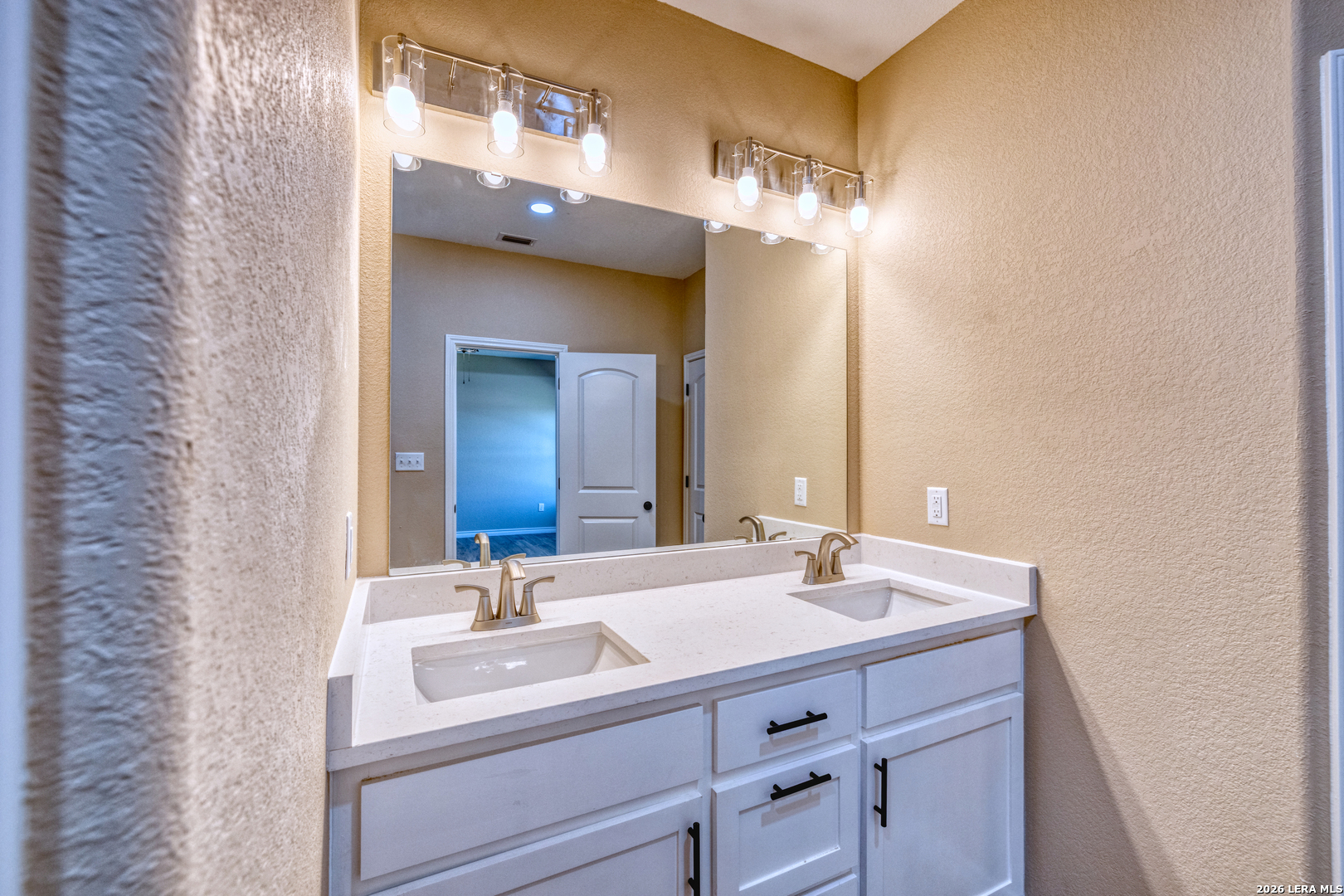 2 Hope Place Uvalde, TX 78801 - Photo 25 of 36