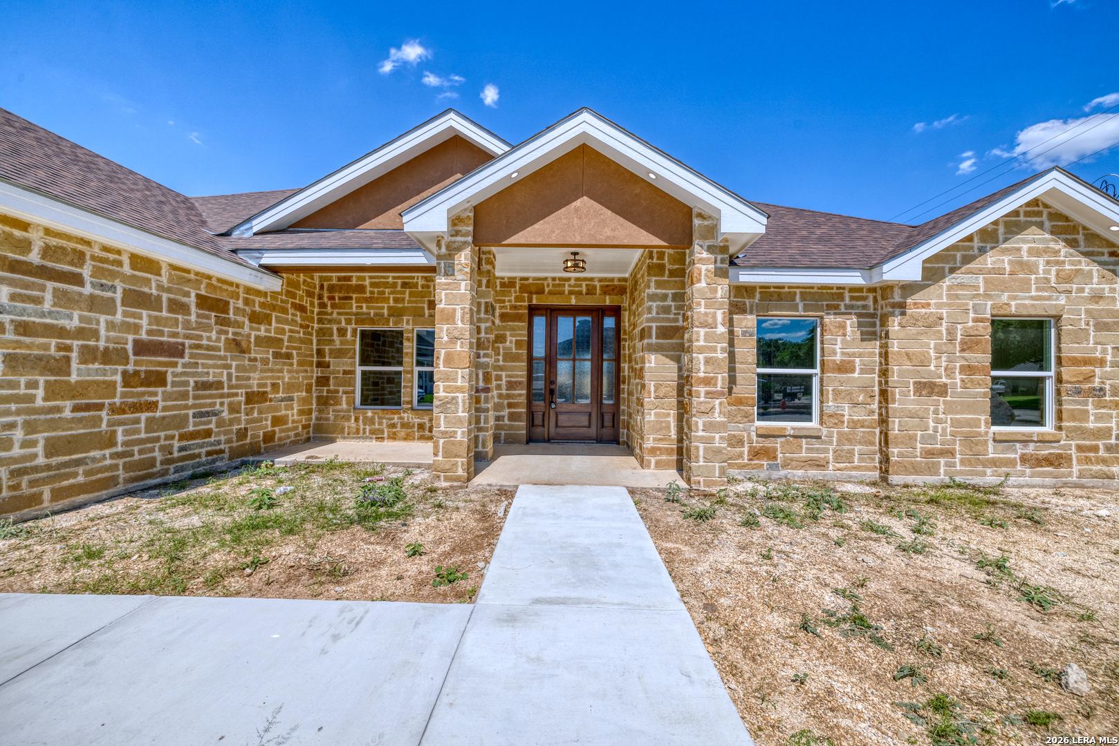 2 Hope Place Uvalde, TX 78801 - Photo 4 of 36