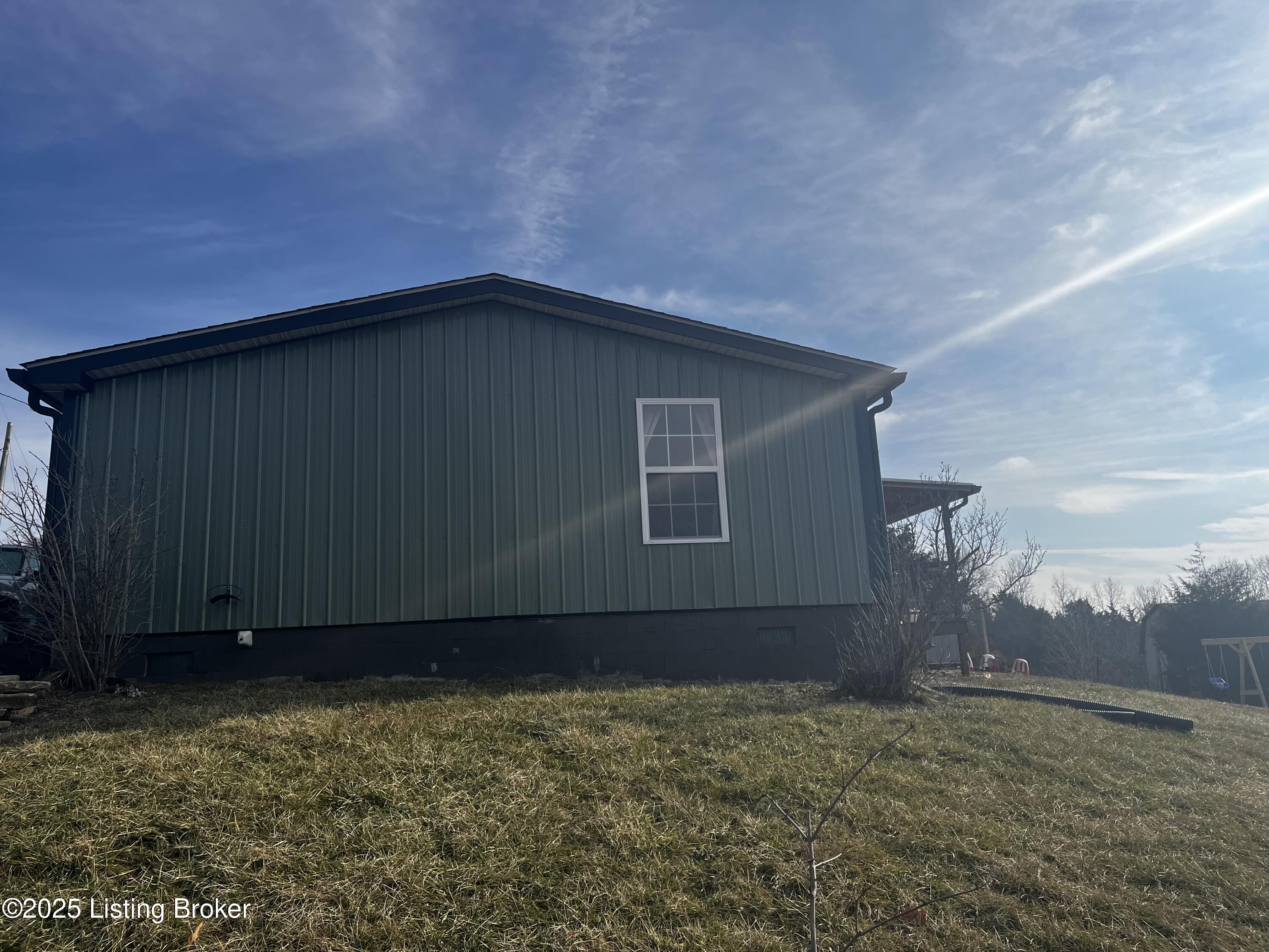 934 Pilcher Road Frankfort, KY 40601 - Photo 2 of 48 IMG_4719