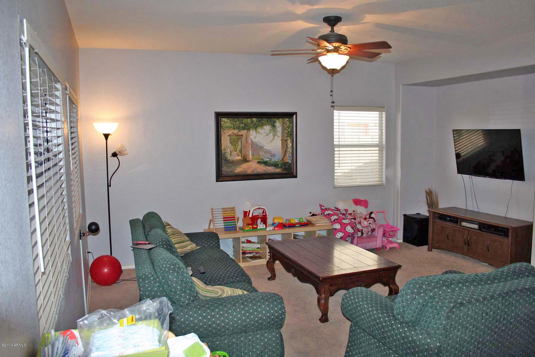 3318 South Wade Drive Gilbert, AZ 85297 - Photo 9 of 25 Family Room