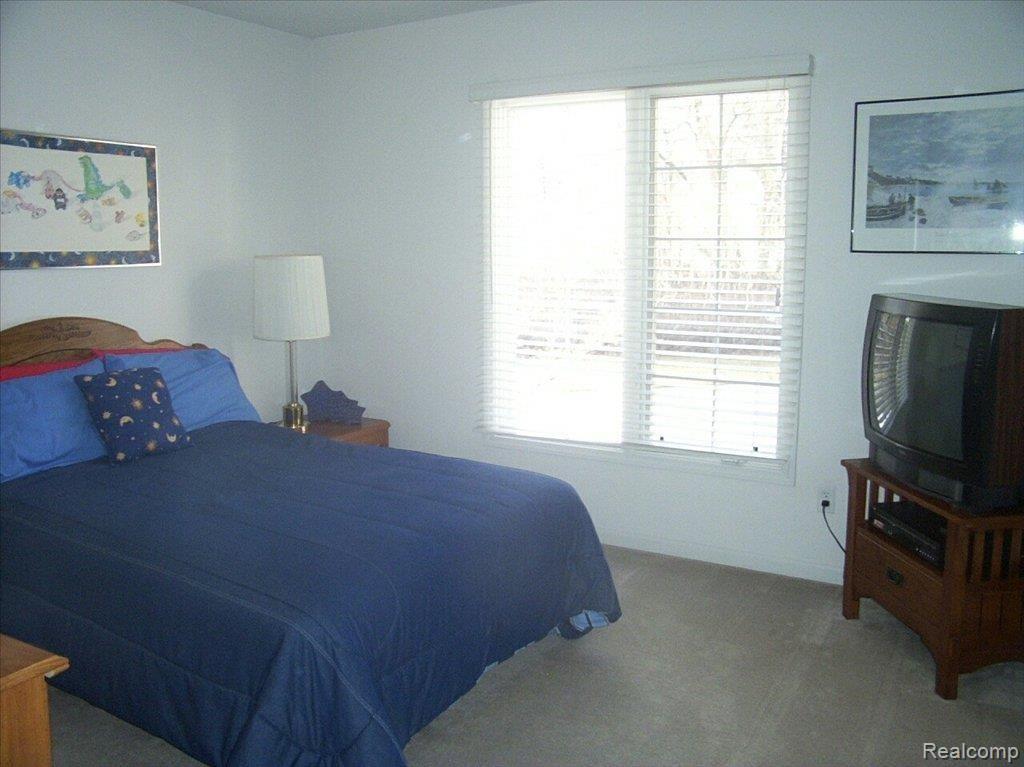 3087 Fairgrove Terrace, Unit 1 Rochester, MI 48309 - Photo 15 of 25 Mstr Bath