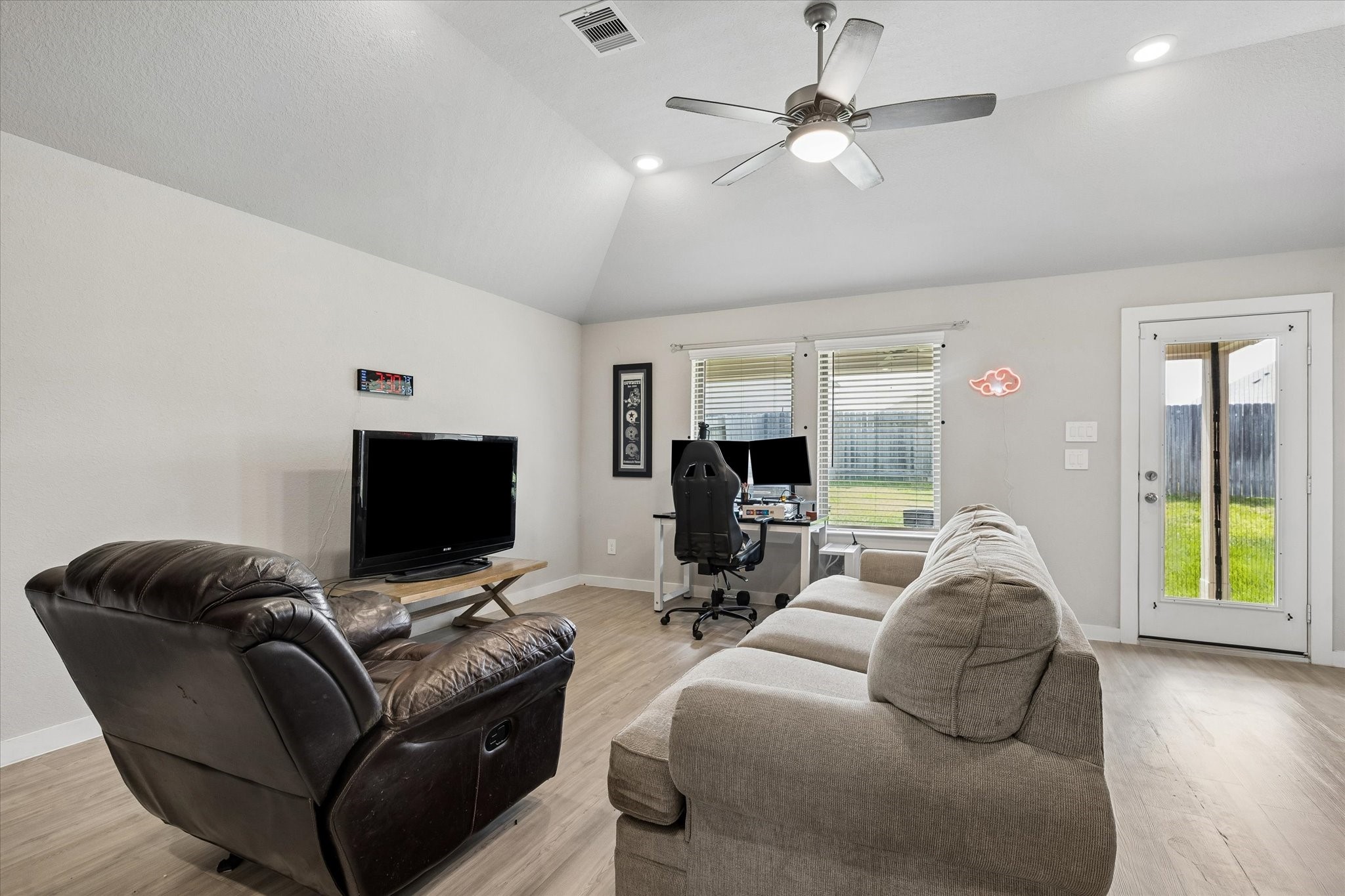 249 Rustic Ridge Circle Magnolia, TX 77354 - Photo 6 of 18 Gallery Image 6